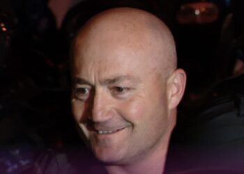 ყველა ცემს თავის თავს, არავინ არავის არ სცემს -“ხარება”