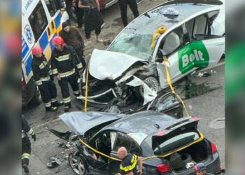 ბელიაშვილის ქუჩაზე ორი მანქანა ერთმანეთს შეეჯახა – არიან დაშავებულები