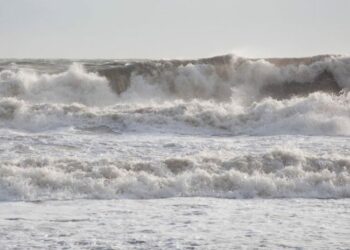 კვარიათში, ზღვაში ორ ადამიანს ეძებენ