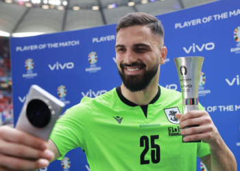 “საქართველოს კედელი”, “ჩეხები დეპრესიაში ჩაგვყარა… შეუფასებელი ოქრო გყოლიათ, ქართველებო” – რას წერენ ფეხბურთის უცხოელი ქომაგები გიორგი მამარდაშვილზე