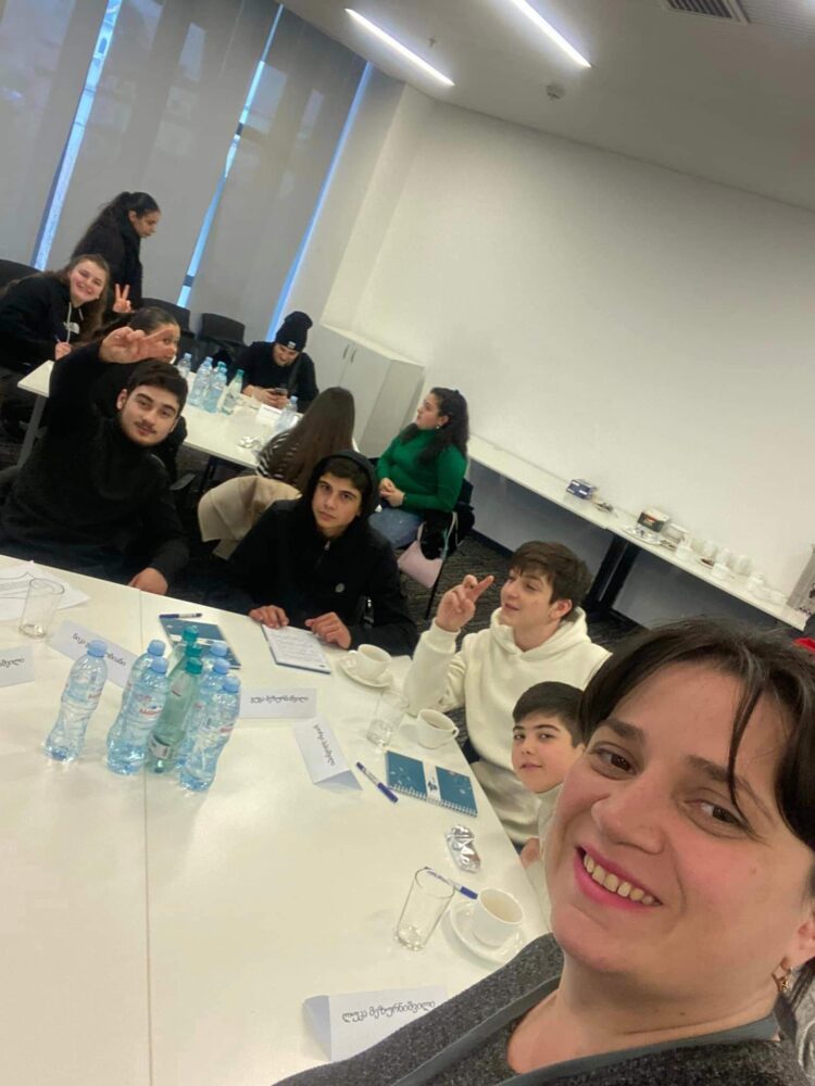 რატომ გაანთავისუფლა, დირექტორობის კანდიდატი და თბილისის რეგიონის წლის საუკეთესო მასწავლებელი დირექტორობის მოვალეობის შემსრულებელმა?