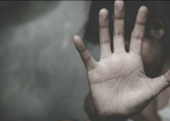 „მაიძულებდა, მის წინაშე გავშიშვლებულიყავი, თორემ მშობლებს მომიკლავდა… შემეშინდა და დავთანხმდი” – რას ჰყვებიან არასრულწლოვნები?