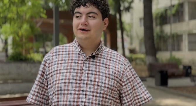 აბიტურიენტმა, რომელიც ხელების გარეშე დაიბადა, ეროვნულ გამოცდებზე, ყველა საგანში, უმაღლესი შეფასება მიიღო