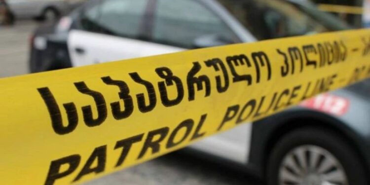 სოფელ დიღომში ახლგაზრდა კაცი მოკლეს – სასიკვდილო ჭრილობები თანასოფლელმა საკუთარ სახლთან მიაყენა