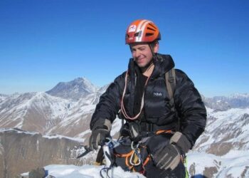 ასე ღირსეულად, დატირებით გამოაცილა სვანეთმა არჩილი… – ვრცელდება დაღუპული მთასვლელის გადმოსვენების კადრები