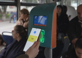 „მგზავრი ვალდებულია ტრანსპორტში ასვლისთანავე შეიძინოს ბილეთი. წინააღმდეგ შემთხვევაში, კონტროლიორს ჯარიმის დაწერის უფლება აქვს“ – ადვოკატი