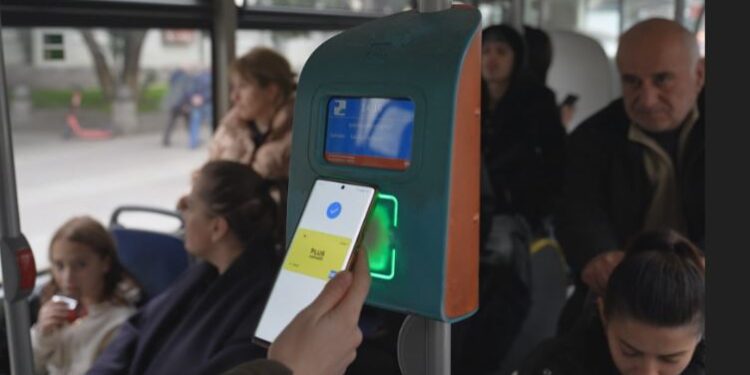 „მგზავრი ვალდებულია ტრანსპორტში ასვლისთანავე შეიძინოს ბილეთი. წინააღმდეგ შემთხვევაში, კონტროლიორს ჯარიმის დაწერის უფლება აქვს“ – ადვოკატი