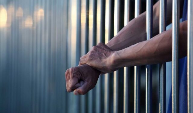 ბებიის გაუპატიურებისთვის დაკავებული 29 წლის კაცი მამიდას პროვოკაციაში ადანაშაულებს