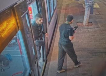 თელ ავივში სროლის შედეგად მოკლულია რვა ადამიანი, თავდამსხმელი ორი ტერორისტი კი განეიტრალებულია