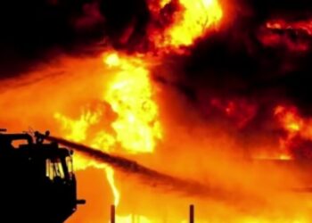 რუსეთში ნავთობის ორი ბაზა იწვის