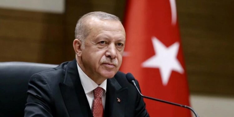 რეჯეფ თაიფ ერდოღანი ირაკლი კობახიძეს არჩევნებში „ქართული ოცნების“ გამარჯვებას ულოცავს