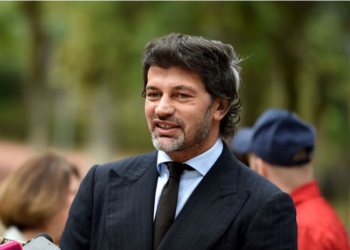 “წყალწაღებული ხავსს ეჭიდებოდაო, ხავსიც აღარ დარჩათ, რას ეკიდებიან არ იციან – მე კი ვიცი, რას ეკიდებიან, უბრალოდ მეუხერხულება ამაზე საუბარი” – კალაძე ოპოზიციაზე