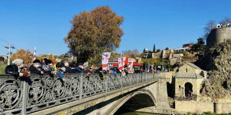 დღეს, 17:00 საათზე, მეტეხის ხიდზე ასი  ათასი მოწამის ხსენებასთან დაკავშირებით პარაკლისი აღევლინება