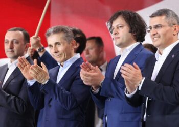 ივანიშვილი, ღარიბაშვილი და კობახიძე საპარლამენტო მანდატებს ტოვებენ – მამუკა მდინარაძე