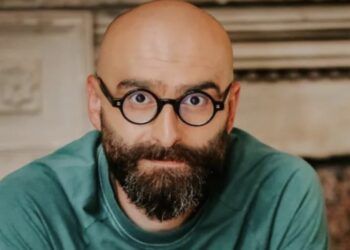 „პროტესტი უფრო და უფრო იკრებს ძალებს, სწორ გზაზე ვართ, გავიმარჯვებთ… დაწინაურება და ორდენები ამ პროტესტის შედეგებისგან მოგვრილი შიშის პასუხია – შიშის, რომ სისტემას ქვემოდან გამოეცლება საყრდენები“ -დათო გორგილაძე