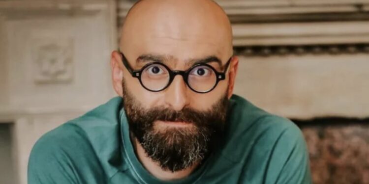 „პროტესტი უფრო და უფრო იკრებს ძალებს, სწორ გზაზე ვართ, გავიმარჯვებთ… დაწინაურება და ორდენები ამ პროტესტის შედეგებისგან მოგვრილი შიშის პასუხია – შიშის, რომ სისტემას ქვემოდან გამოეცლება საყრდენები“ -დათო გორგილაძე