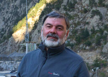 ხორუმით შეიჭრებიან პარლამენტში? ხომ შეიძლება მთიულურის მოცეკვავე პარლამენტის დამცველები დახვდნენ ალესილი ხმლებით და არანაკლებ მწყობრი ცეკვით? – ბიძინა გიორგობიანი