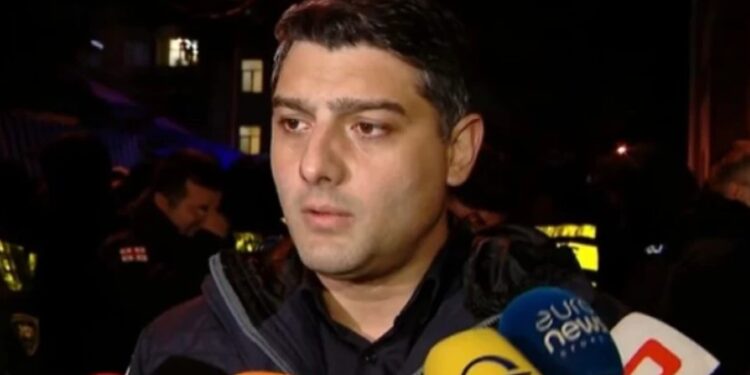 ვინაიდან დღევანდელი აქცია თავიდანვე აგრესიით დაიწყო 300-400 კაციანი ჯგუფის მიერ, მივიღეთ გადაწყვეტილება, გამოგვეყენებინა პროპორციული ძალა აგრესიული მონაწილეების წინააღმდეგ – ვაჟა სირაძე