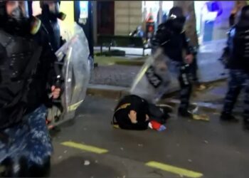 ადვოკატები: დაკავებულთა უმეტესობა ნაცემია, უწყვეტი ცემის შემდეგ მიკროავტობუსში სისხლი იდგა