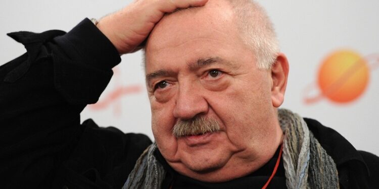 რუსთაველის თეატრი არის ხელოვნების ტაძარი, ის არცერთ პოლიტიკურ ძალას არ ემხრობა და მისი მოვალეობაა არ ჩაერიოს პოლიტიკაში – რობერტ სტურუა