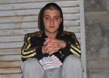 „დაკავებული იძახის თურმე…“ – რა ახალი ინფორმაცია ვრცელდება ბიჭზე, რომელსაც მეტროში ხელი ჰკრეს და მოკლეს