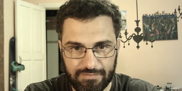 „თუ თქვენ ამ პოსტს კი­თხუ­ლობთ, ესე იგი დე­და­ჩე­მი და ად­ვო­კა­ტე­ბი, რო­გორც იქნა, შე­თან­ხმდნენ – რომ ჩემი public აქ­ტი­ვო­ბა საქ­მეს ვე­ღარ და­ა­ზა­რა­ლებს..რო­დის­მე, აქე­დან რომ გა­მო­ვალ – გი­პა­სუ­ხებთ რა შე­კე­რეს და რა გა­მო­ა­ცხვეს“ – რას წერს ბლოგერი უჩა აბაშიძე ციხიდან