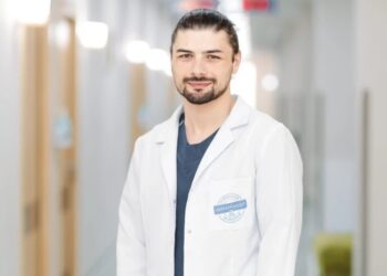 ვინ არის ახალგაზრდა ნეიროქირურგი, რომელმაც უნიკალური ოპერაციის შედეგად, პაციენტს თავის ტვინიდან ცოცხალი ჭია ამოუღო