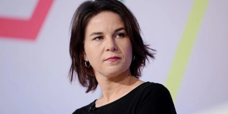 აბსურდია დონალდ ტრამპის მიერ ვოლოდიმირ ზელენსკისთვის დიქტატორის წოდება – ანალენა ბერბოკი