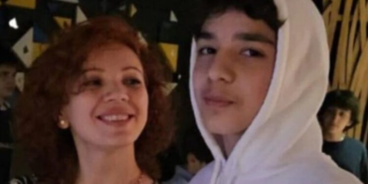 „დამიბრუნდი, გემუდარები…“ – ბათუმში დაკარგული ბიჭის დედა მიმართვას ავრცელებს