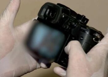 14 წლის გოგო, მუქარით აიძულა აბაზანიდან ჩართულიყო ვიდეოზარით, გაშიშვლებულიყო და ინტიმური მოქმედებები განეხორციელებინა – დაკავებულია 45 წლის კაცი