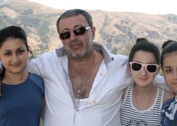 მამა სამ ქალიშვილს წლების განმავლობაში აუპატიურებდა, დებმა ის ჩაქუჩით და დანით მოკლეს – ხაჩატურიანების საქმე