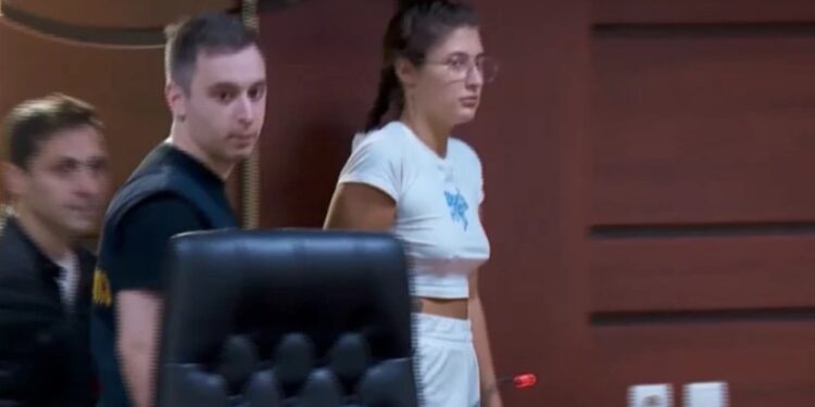 ნარკოდანაშაულისთვის დაკავებულია 19 წლის გოგო – საქალაქო სასამართლომ, ბრიტანეთის მოქალაქეს პატიმრობა შეუფარდა