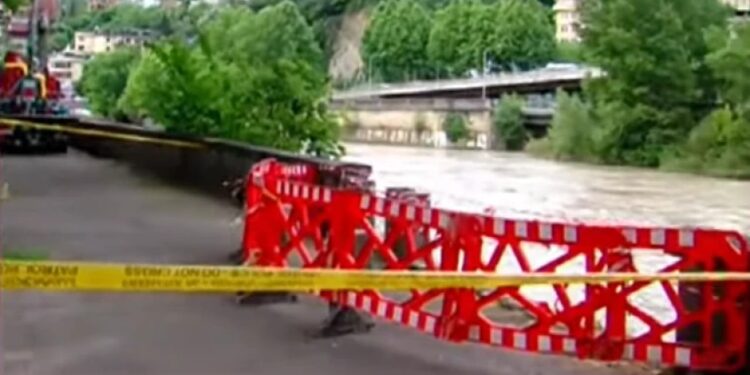 მტკვარში გადავარდნილი მანქანის მგზავრებს, ამ დრომდე ეძებენ – პოლიციამ 23 წლის ბიჭი დააკავა