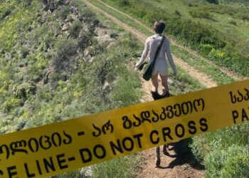 “გამოგვედევნენ, გვირტყამდნენ ფეხებით თავსა და სხეულის სხვა ნაწილებში” – თბილისში, 2 უცხოელ გოგოს თავს დაესხნენ