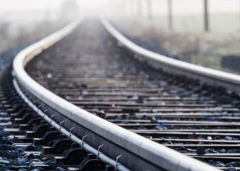 ბათუმში, მოზარდს მატარებელმა ფეხზე გადაუარა