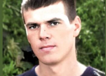 „შევცბი… გოგოს ვკითხე, ვისზე ლაპარაკობ? გაოგნებული მიყურებდა. მითხრა, თქვენ არ იცნობთო. თურმე, ჩემი შვილის დაღუპვის ამბავს ყვებოდა…“ – აგვისტოს ომის გმირის ამბავი