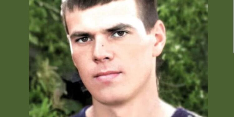 „შევცბი… გოგოს ვკითხე, ვისზე ლაპარაკობ? გაოგნებული მიყურებდა. მითხრა, თქვენ არ იცნობთო. თურმე, ჩემი შვილის დაღუპვის ამბავს ყვებოდა…“ – აგვისტოს ომის გმირის ამბავი