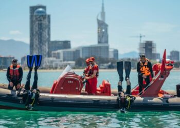 ბათუმში, ზღვაში კაცს ეძებენ