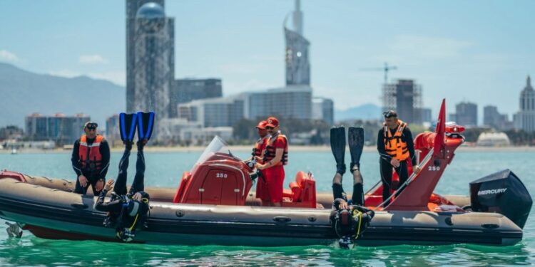 ბათუმში, ზღვაში კაცს ეძებენ