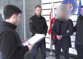 რუსთავში 19 წლის გოგო მოიტაცეს და გააუპატიურეს — დაკავებულია სამი პირი