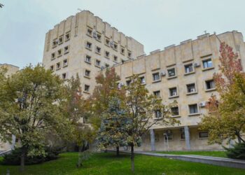 „მოტყუებით მიიყვანა დაუსახლებელ ტერიტორიაზე და მისი უმწეობის და ძალის გამოყენებით გააუპატიურა“ – პროკურატურამ ტაქსის მძღოლს ბრალდება წარუდგინა